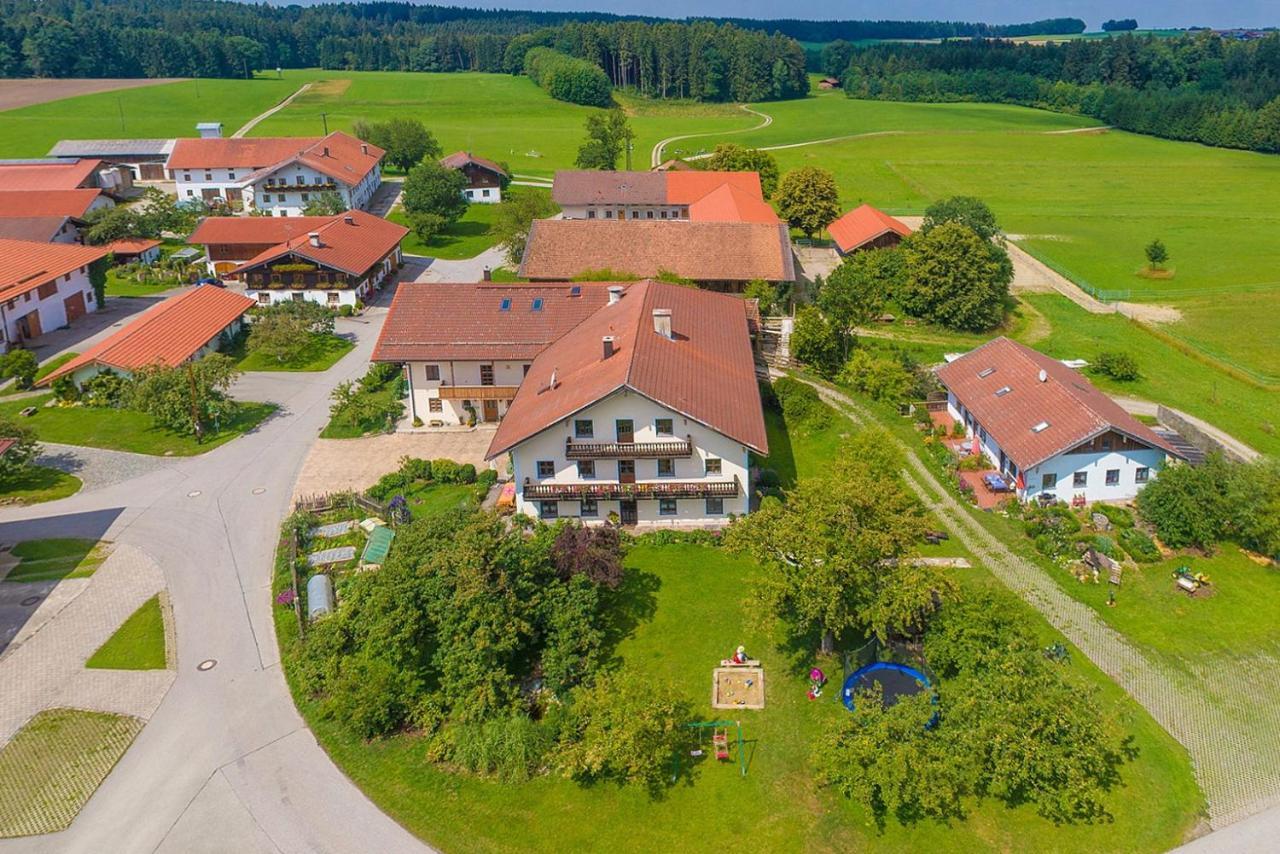 Gilg-Kraeuterhof Apartment Schnaitsee Exterior photo